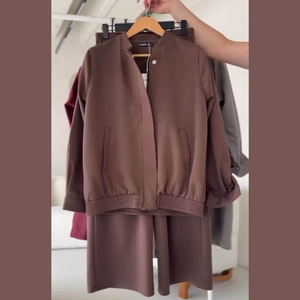 4 Pocket Style Premium Quality Winter 2-Pcs Tracksuit. CWTS-38