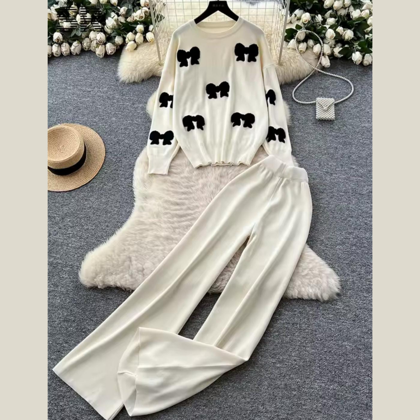 Bow Printed Premium Quality Winter 2-Pcs Co-Ord Set. CWTS-23